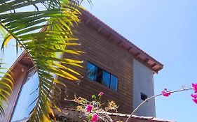Apartamento de 2 Quartos para 4 Pessoas - 5 min da Praia